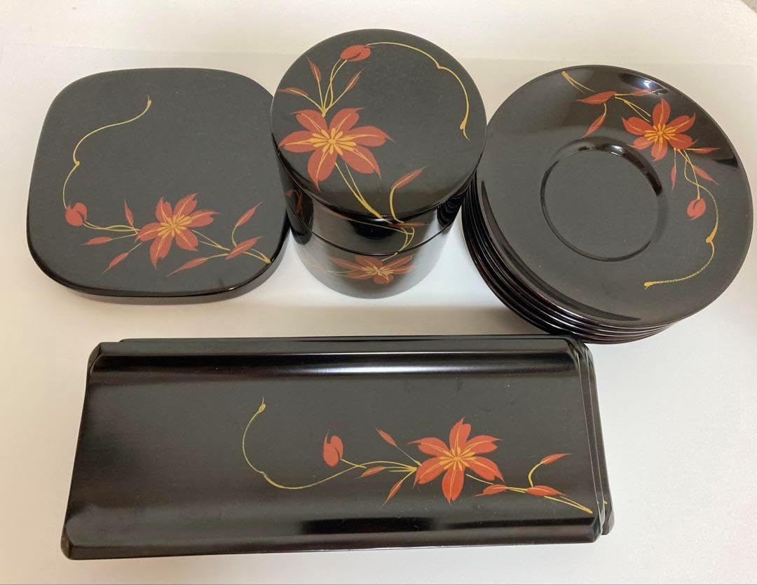 浄法寺塗　うるみ工房　漆器の茶筒1、急須台１、おしぼり入れ５、茶托５のセット 浄法寺塗 うるみ工房 漆器の茶筒1、急須台1、おしぼり入れ5